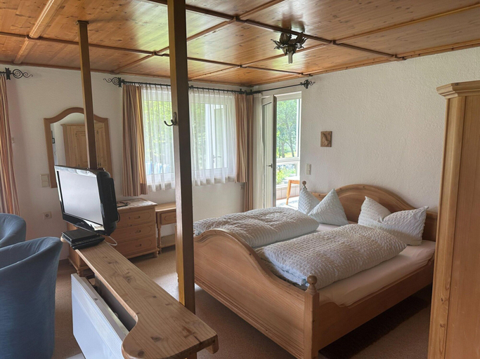 Bedroom 3, Beautiful Apartment in Gortipohl With Garden, Bludenz