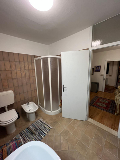 Bathroom 10