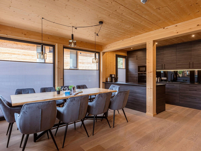 Dining 3, Attractive Holiday Home With Pool, Murau