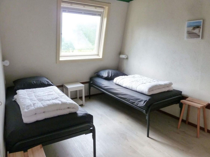 Room 5, House in Breskens Near Scenic Beaches, Sluis