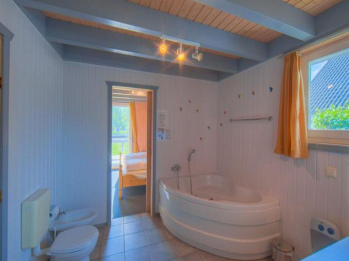 Bathroom 4, Ideales Ferienhaus fur Familien, Mecklenburgische Seenplatte