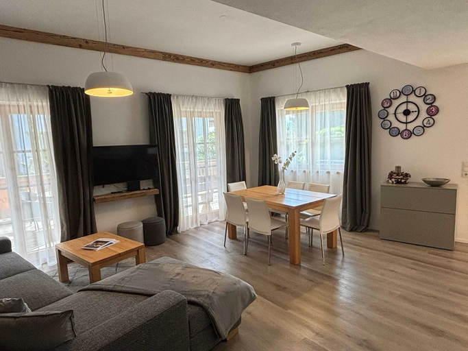 Others 4, Fantastic Apartment in the Kitzbuhel Alps, Zell am See