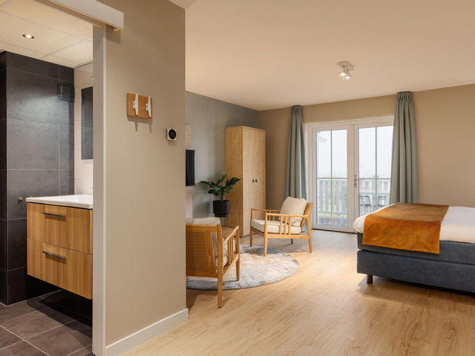 Room 5, Hotel Room in Hellevoetsluis by the Beach