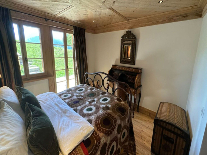 Room 2, Cosy Chalet With Balcony/terrace, Saanen