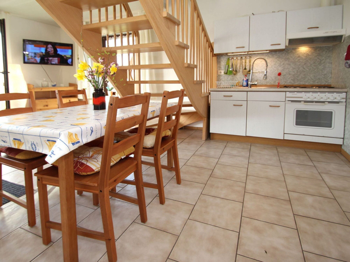 Private kitchen 2, Apartment With Private Terrace in Nessmersiel, Aurich