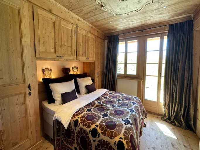 Room 4, Cosy Chalet With Balcony/terrace, Saanen