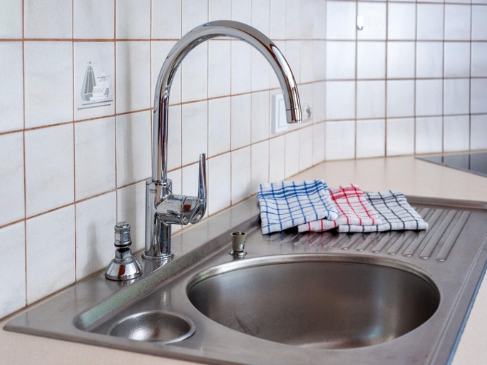 Private kitchen 4, Spacious Apartment With Balcony, Landeck