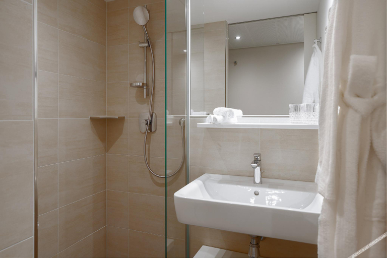 Bathroom 4, Leonardo Hotel Vienna City West, Wien