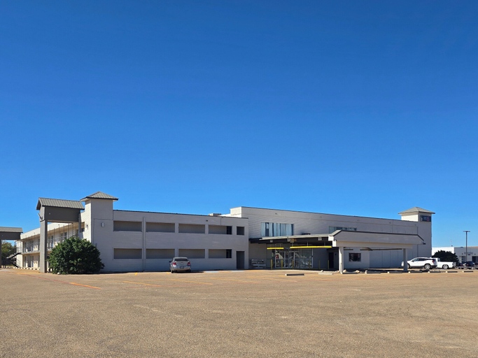 Exterior & Views 2, Motel 6 Dumas, TX, Moore