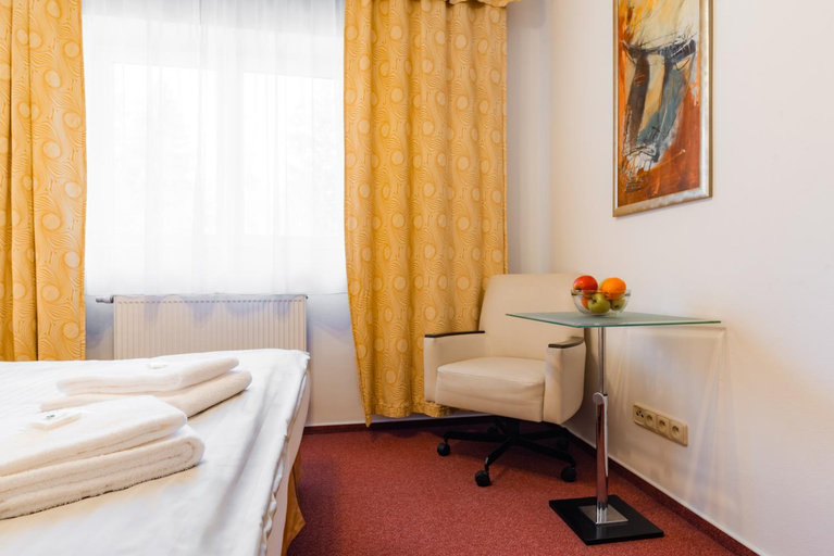 Others 3, Hotel Schwarz, Karlovy Vary
