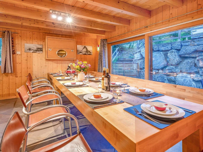 Food & Drinks 5, Exceptional Chalet With Outdoor Bubble Bath, Martigny