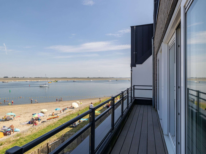 Others 4, Apartment in Sint-Annaland near Beach, Tholen