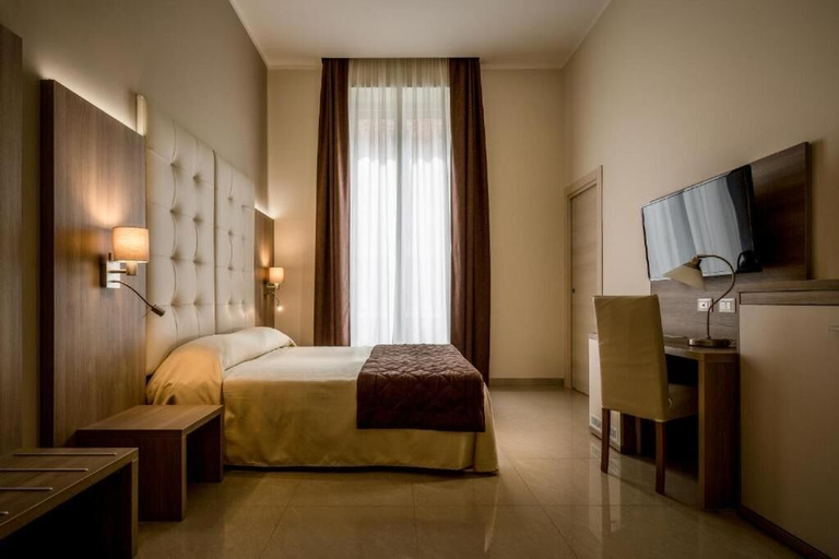 Bedroom 5, Riva Superior, Genova