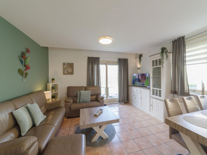 Living area 2, Holiday Home in Zeeland With Garden Terrace, Kapelle