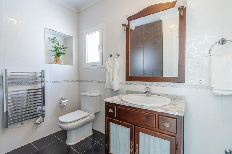 Bathroom 3, Lovely House With Private Pool in Burriana!, Málaga