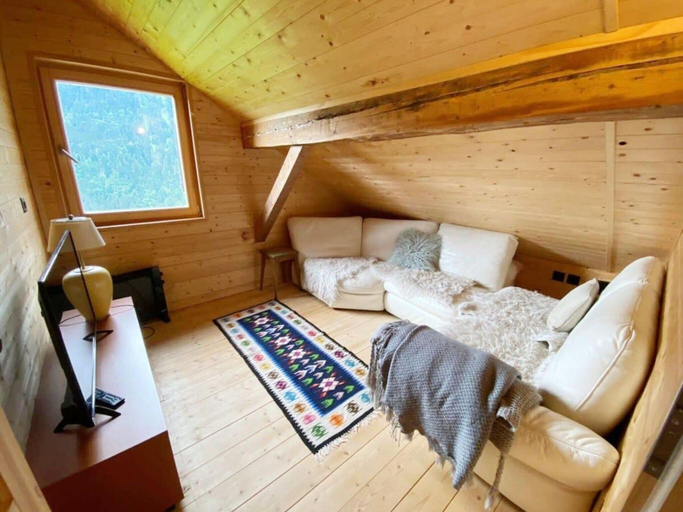 Others 3, Chalet in Gstaad Near Ski Slopes, Pays-d'Enhaut