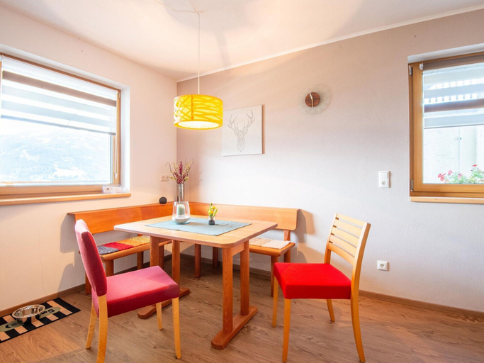Dining 3, Apartment in Distelberg Near Ski Slopes, Schwaz