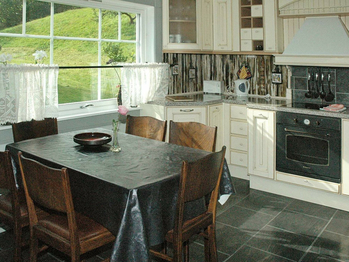 Private kitchen, 4 Star Holiday Home in Syvde, Vanylven