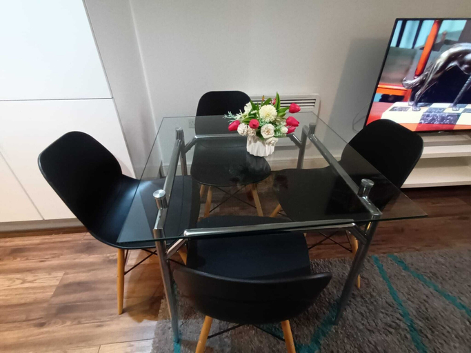 Dining, Broad St - 1 Bedroom - 1 Bathroom - Free Parking, Birmingham