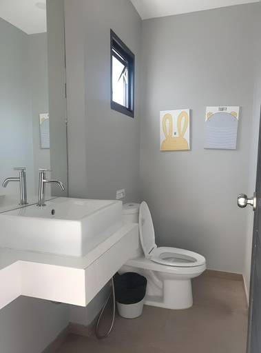 Bathroom, S Villa, Hua Hin