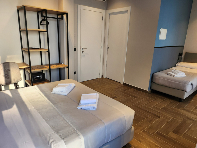Bedroom 4, Global Hotel, Rimini