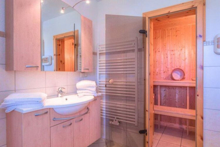 Bathroom 2, Ferienwohnung im Ferienpark Mueritz, Mecklenburgische Seenplatte