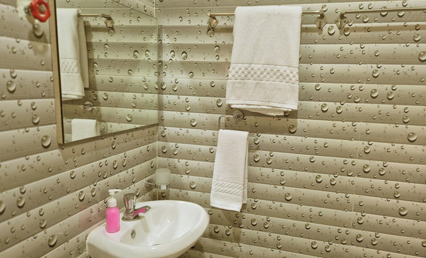 Bathroom 4, Best Inn By BookMeriHotel, Kolkata