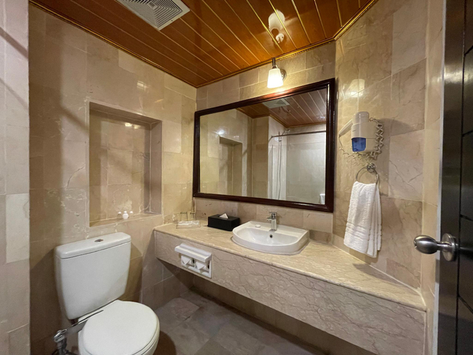 Bathroom 19