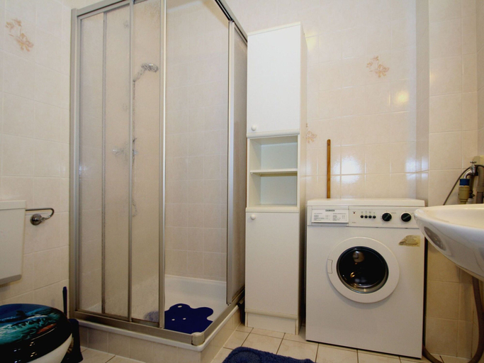 Bathroom, Apartment, Dornumersiel, Aurich