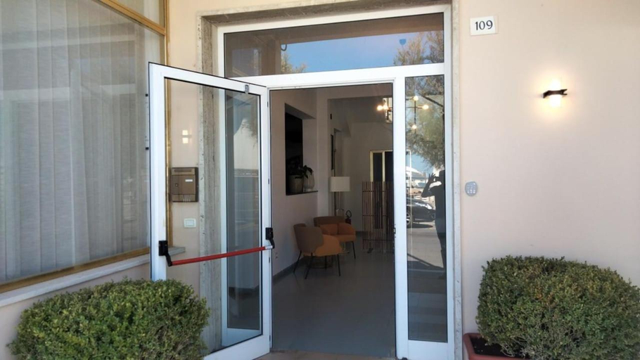 Others 5, Il Faro, Ancona