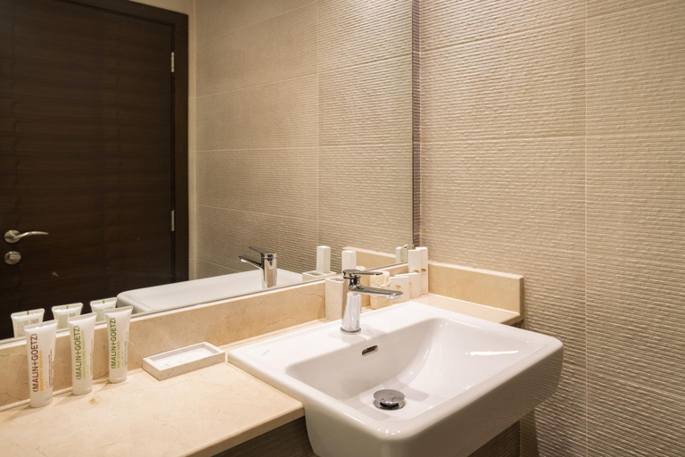Others 5, Prime Retreats - Sparkle Tower Marina, Dubai