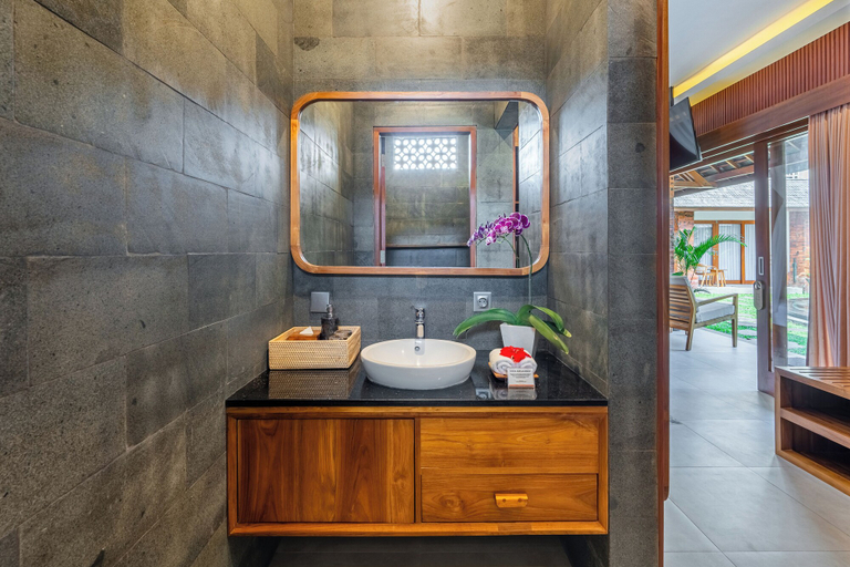 Bathroom 4