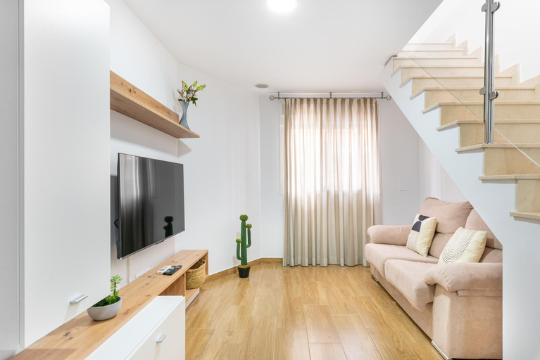 Others 2, WintowinRentals Huelin Houses con Terraza Chill Out, Málaga