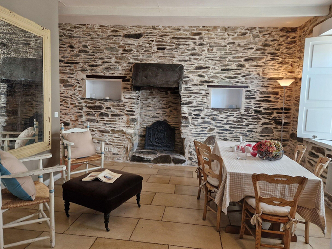 Dining 4, House in Locquirec Near Sandy Beaches, Finistère