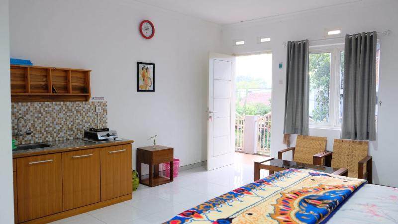 Dining Room 27