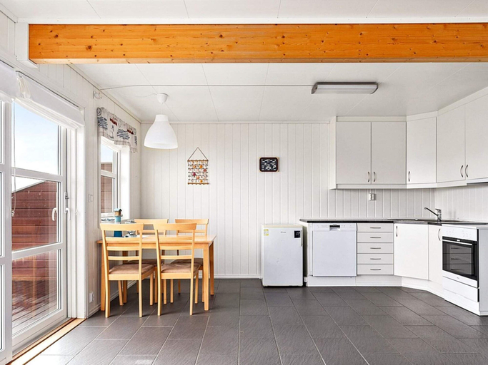 Private kitchen 5, 6 Person Holiday Home in Hellesoy-by Traum, Øygarden