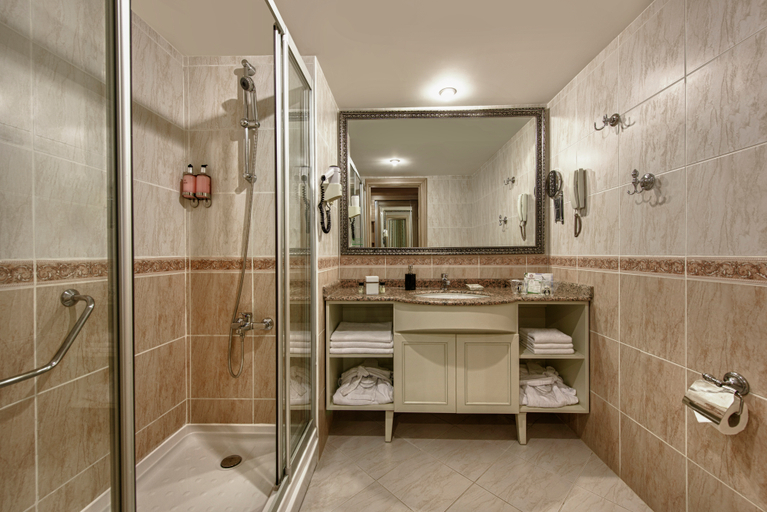 Bathroom 5, Delphin Deluxe Resort, Manavgat