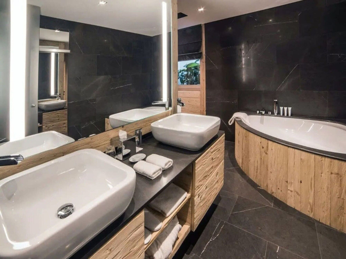 Bathroom 3, Superior Chalet With Views, Pays-d'Enhaut