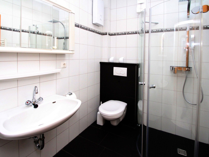 Bathroom, Holiday Bungalow Dornumersiel Terrace, Aurich