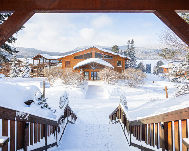 Exterior & Views