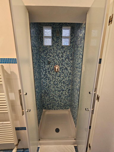 Bathroom 3, Casetta Lingotto, Torino