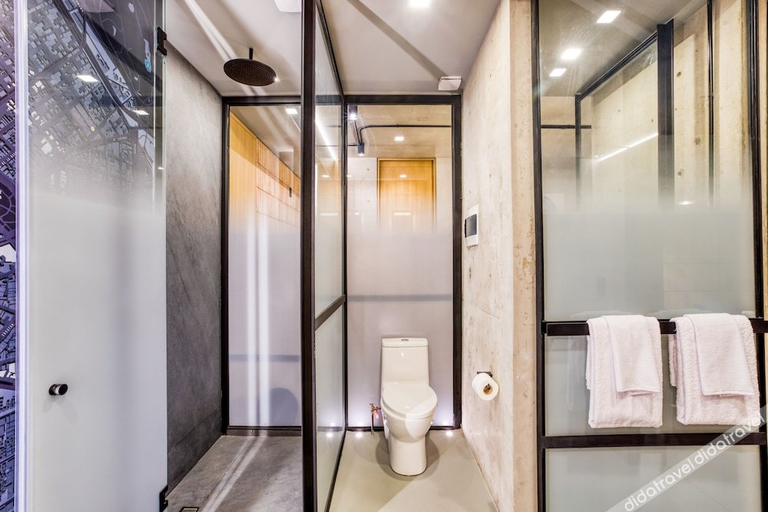 Bathroom, UTOPIC Roma Norte by ULIV, Mexico City