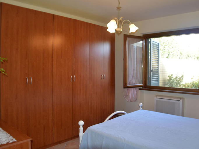 Room 2, Pretty Holiday Home Casa Luca With Above-ground Pool in Capezzano Pianore, Lucca