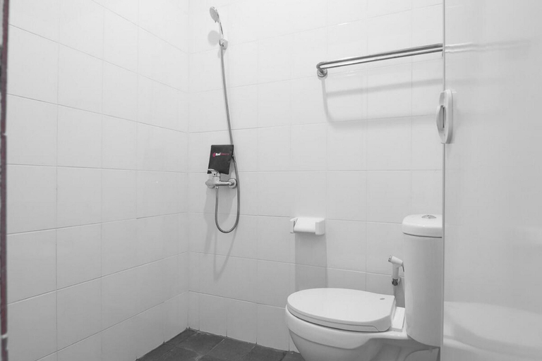 Bathroom 9