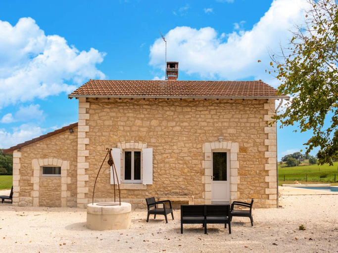 Exterior 2, Charming Holiday Home With Private Pool, Dordogne