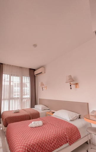 Bedroom 5, Dewarna Hotel Arifin Malang, Malang