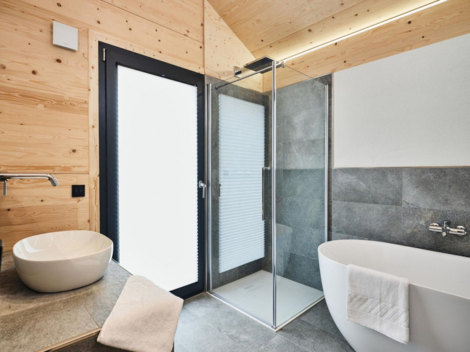 Bathroom 4, Majestic Chalet With Pool and Sauna, Liezen