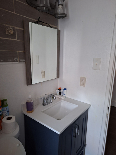 Bathroom 3, DOWNTOWN AT CUTE AND COZY, Atlanta