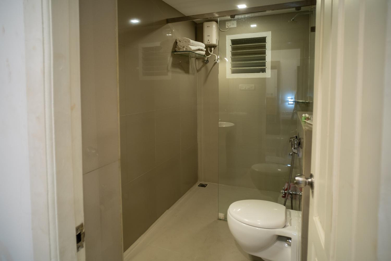 Bathroom 3, La Woods Village Resort, Tiruvannamalai