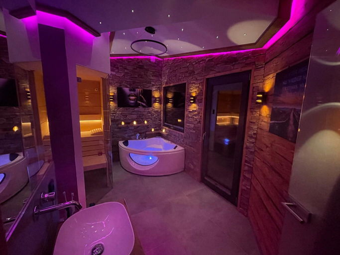 Bathroom 3, Attractive Chalet With Sauna, Murau